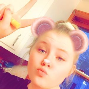 Meet your Posher, Ella